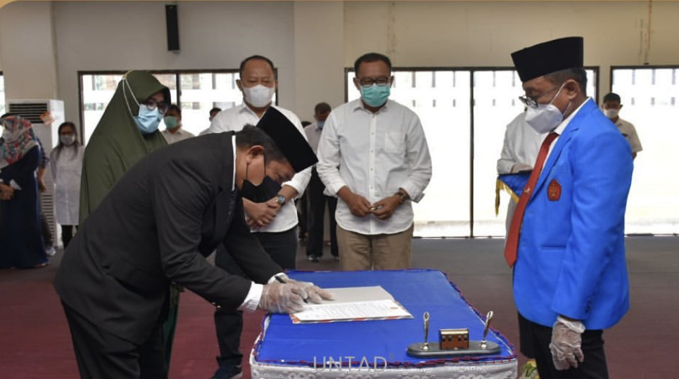 Pelantikan Dekan Fakultas Hukum Universitas Tadulako Periode 2021 - 2025